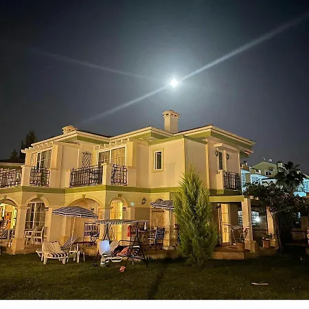 Fiore Denize Yakin Muhtesem Tatil Villalari Вилла *